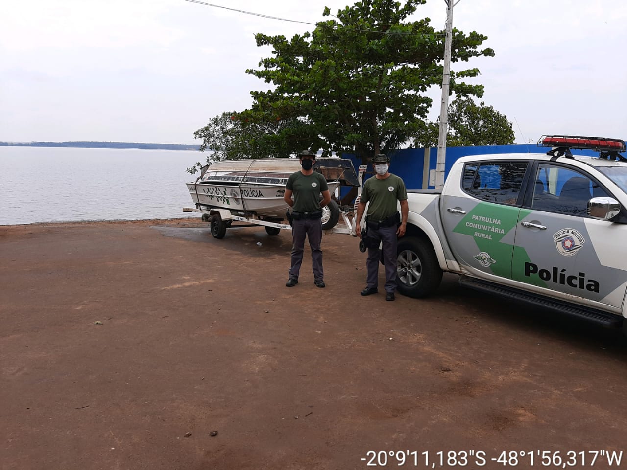 Policiais Ambientais durante ação na operação Jequitibá que teve início no Dia da Árvore